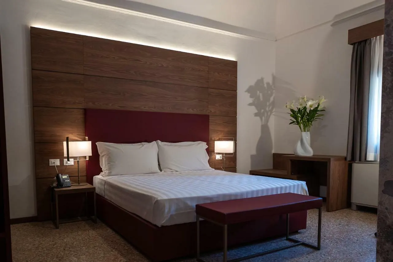 ホテル Palazzo Scamozzi ヴィチェンツァ